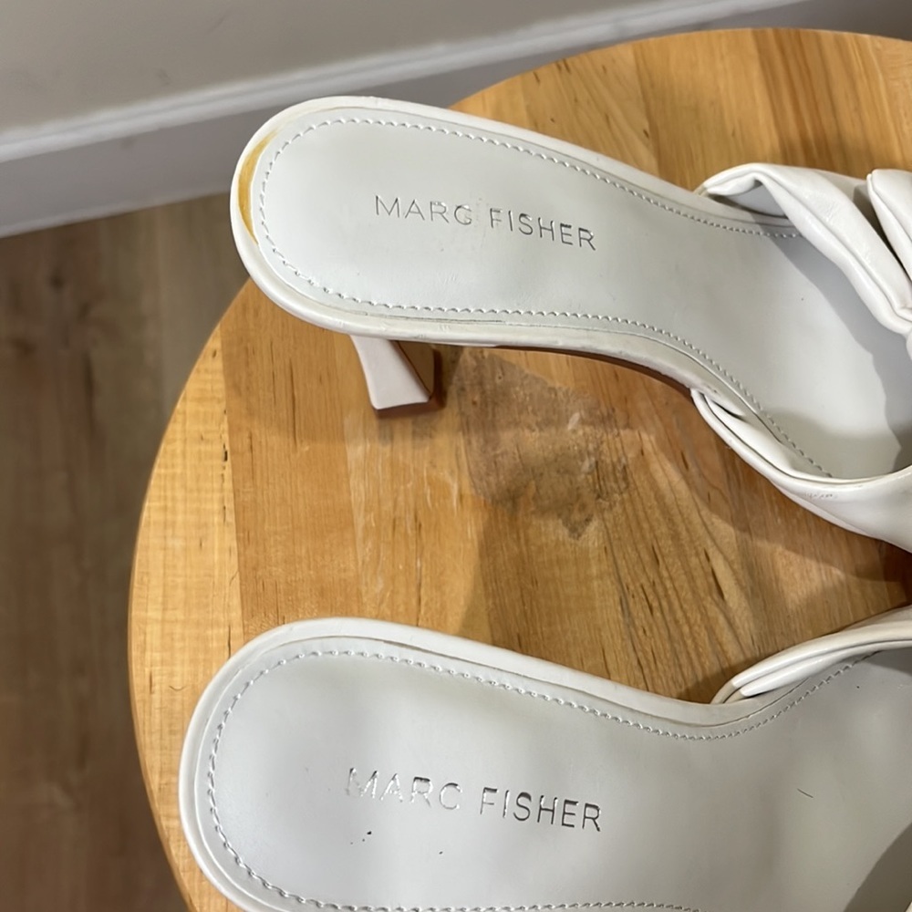 Marc Fisher Demar cream colored 4 inch heeled sandal. Size 8M - Picture 5 of 8